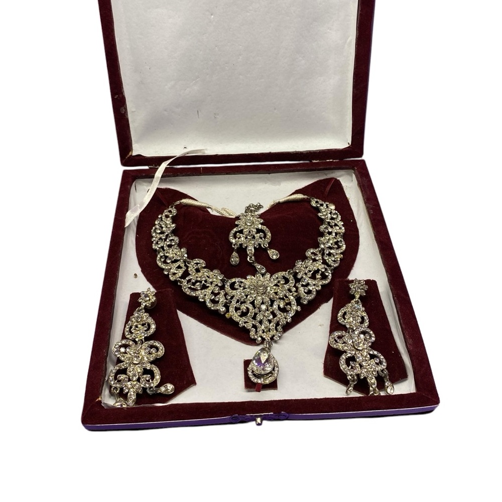 Vintage Wedding Ceremony Jewelry Set - Picture 10 of 10